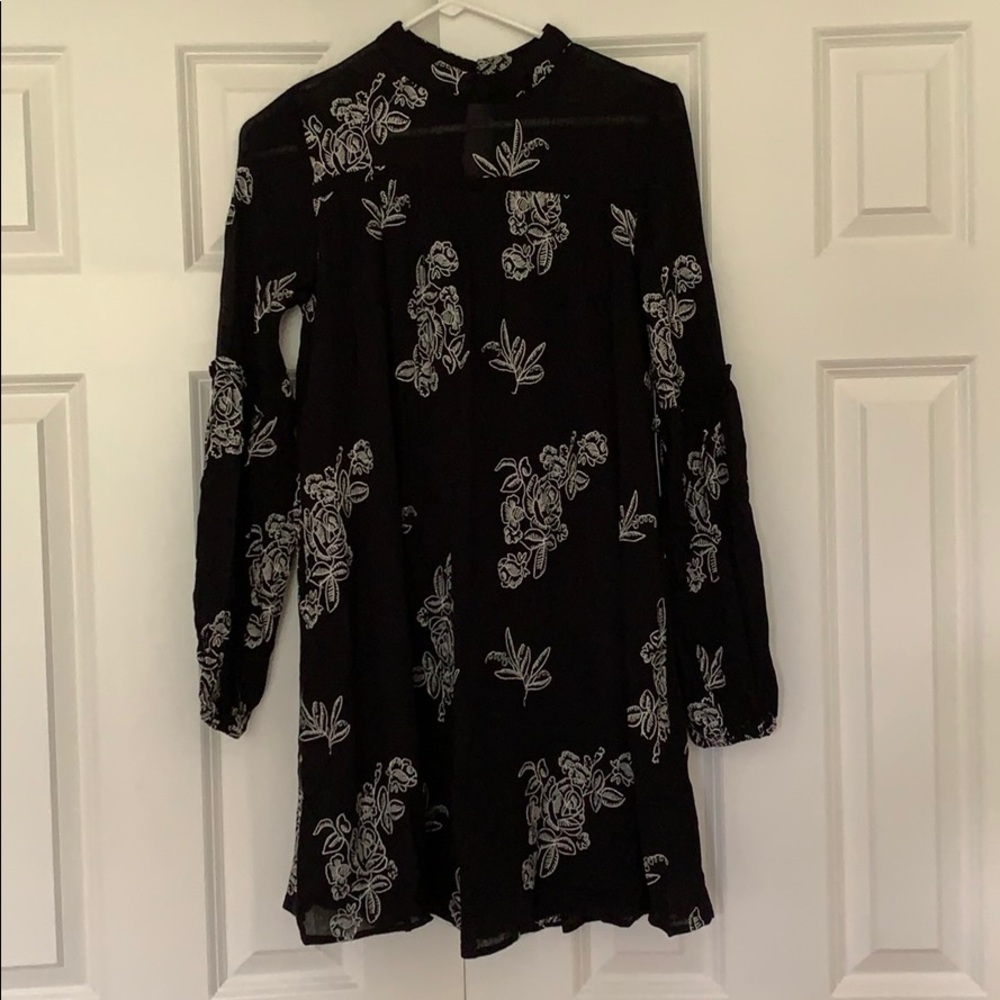 SALE*****Lulus swing dress with white floral embroidery